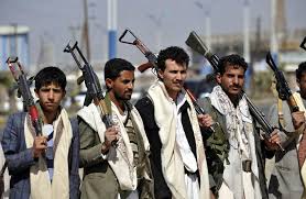ضابط استخبارتي رفيع يفاجى الجميع ويكشف عن الدولة الداعمة للحوثيين والسبب الاول في صمودهم