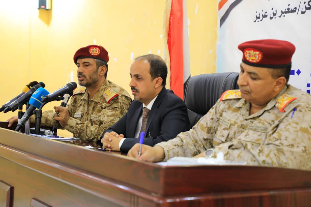 وزير الإعلام اليمني يرسل إشاعات ضد التحالف عبر إعلاميين في مأرب